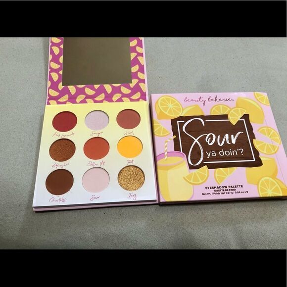 Beautiful eyeshadow  palette by Beauty Bakerie - Picture 1 of 3